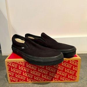 Van’s Classic Slip On - all black - size 8  - NEW